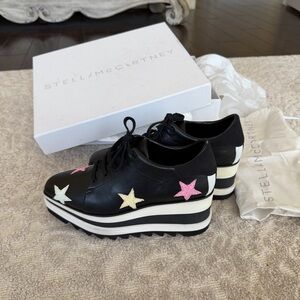 Stella McCartney Elyse Stars Women Black Leather Platform Sneakers / SIZE: 8.5B